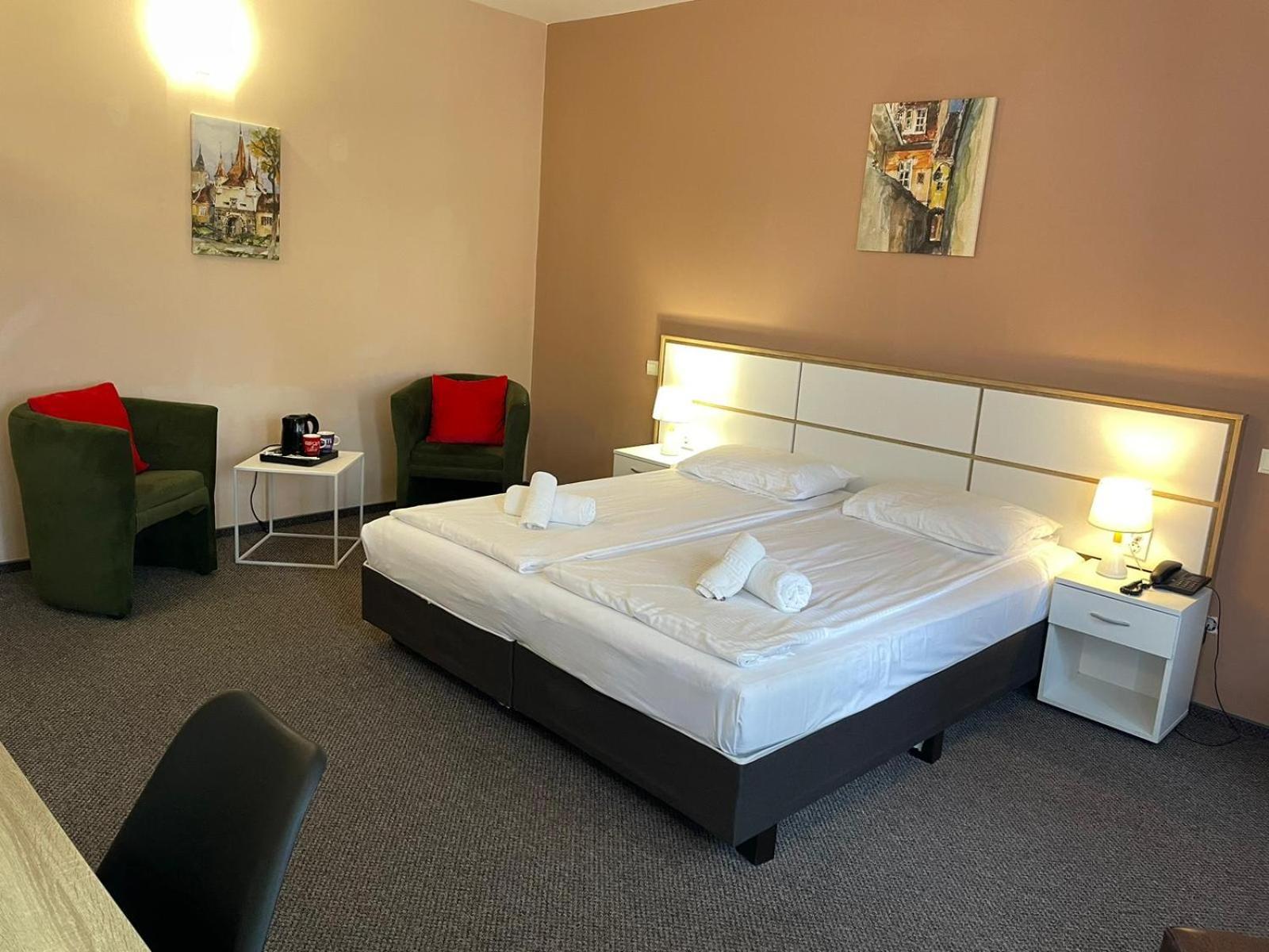 Long Street Hotel Braszów Zewnętrze zdjęcie