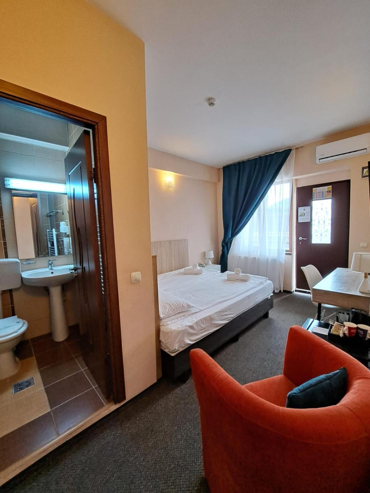 Long Street Hotel Braszów Pokój zdjęcie