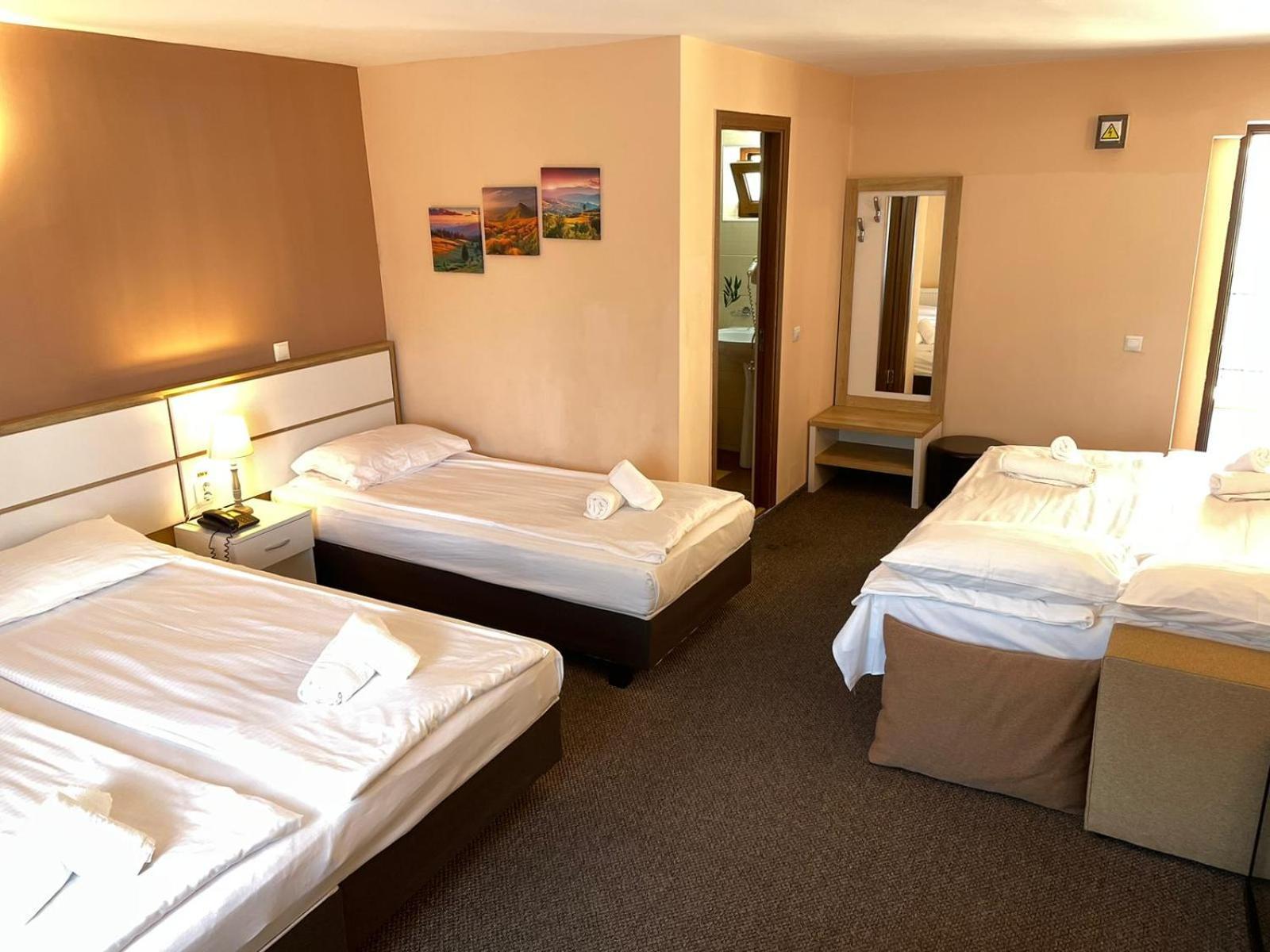 Long Street Hotel Braszów Pokój zdjęcie