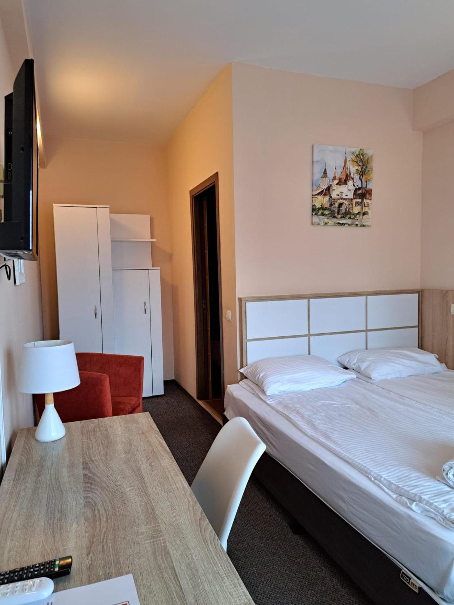Long Street Hotel Braszów Pokój zdjęcie
