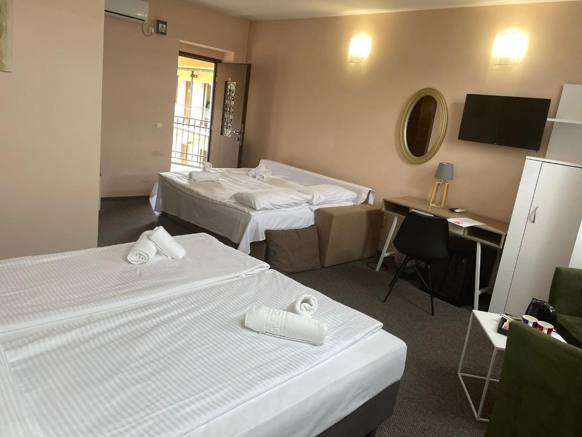 Long Street Hotel Braszów Pokój zdjęcie