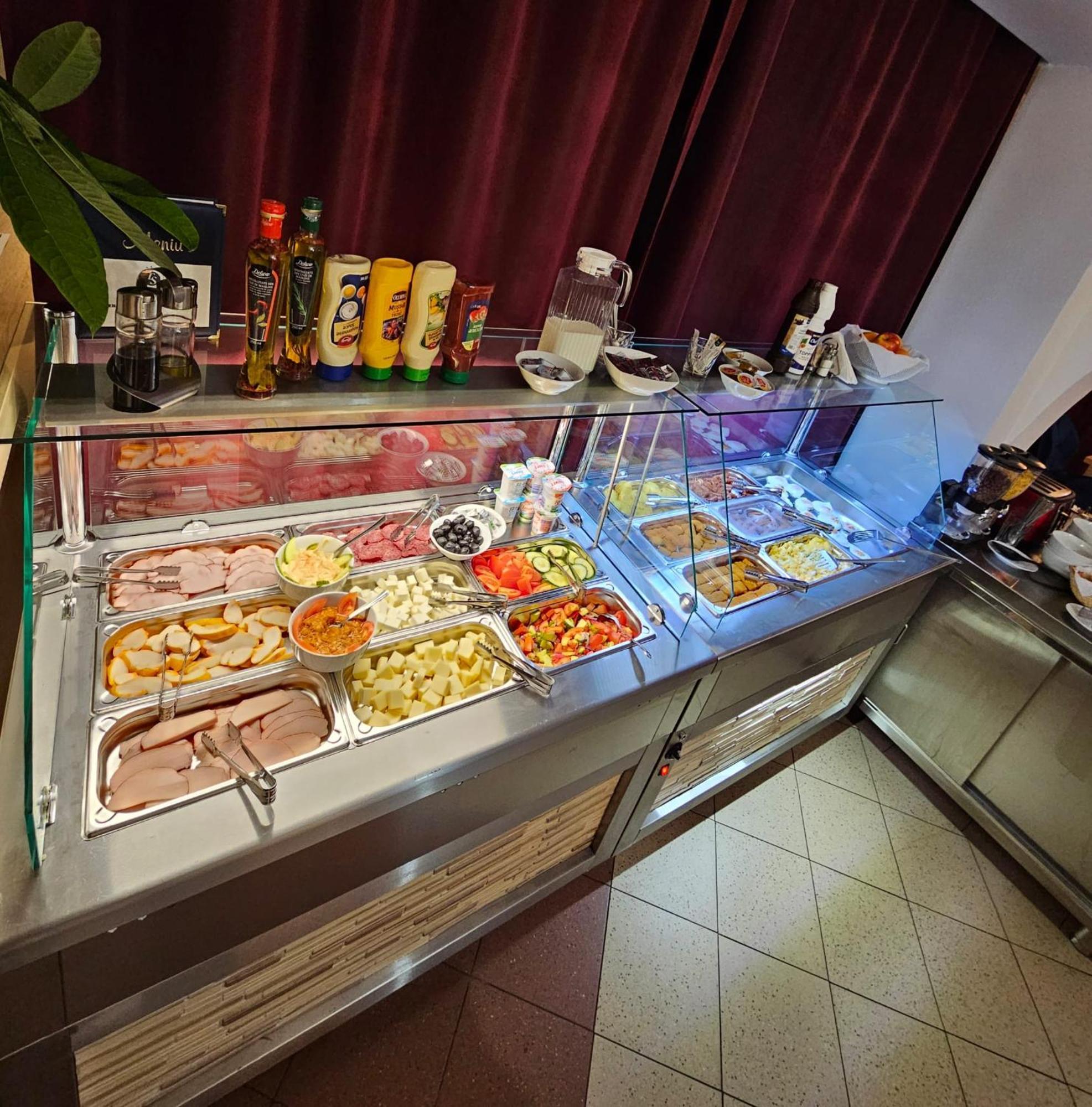 Long Street Hotel Braszów Pokój zdjęcie